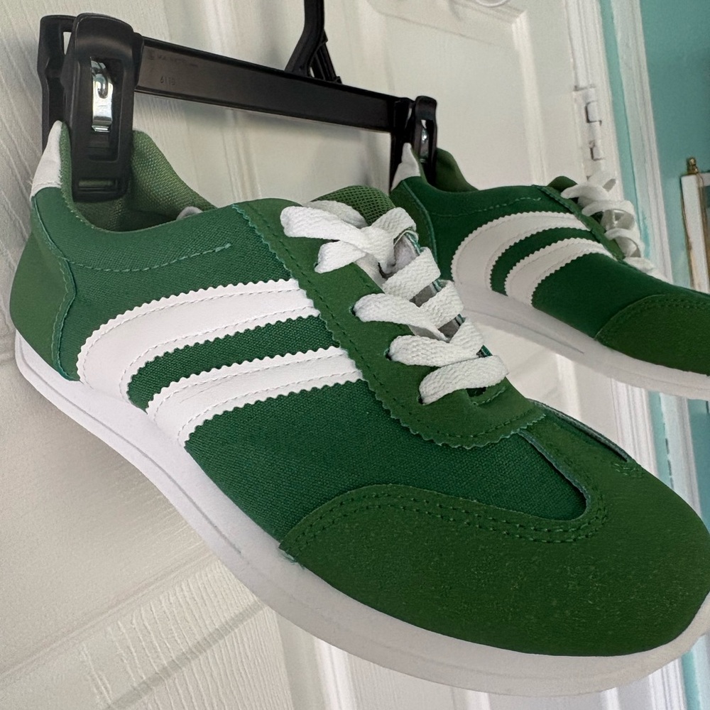 Green and White Women's Sneakers